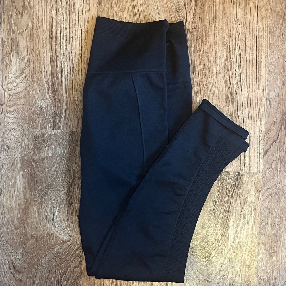 Fabletics High-waisted perforated 7/8 black Leggings